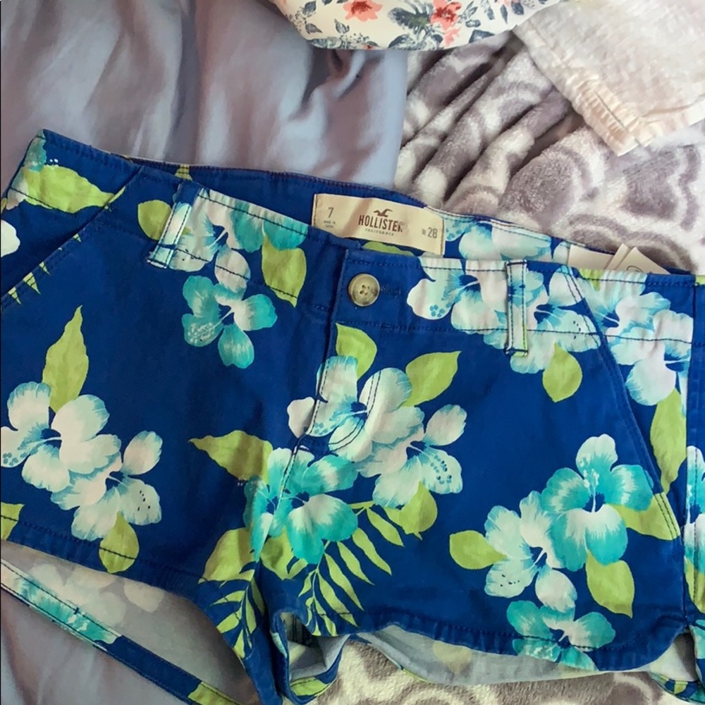 floral tropical Hollister jean shorts NEVER WORN
